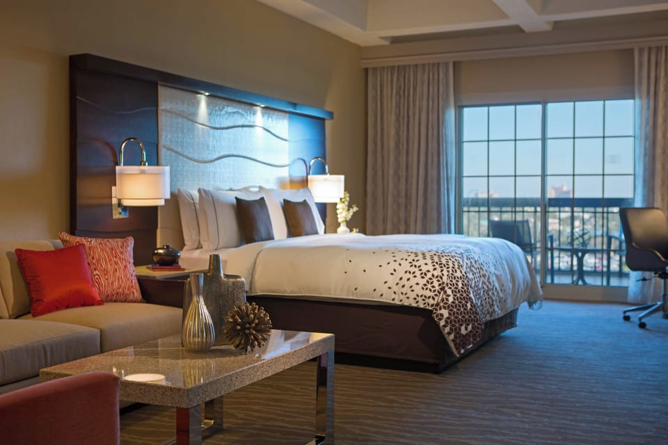 1 bedroom, premium bedding, pillowtop beds, in-room safe