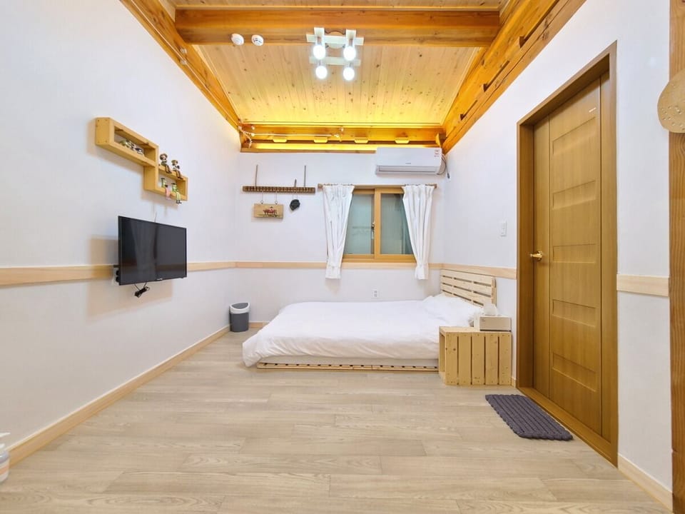 Standard Double Room | Free WiFi