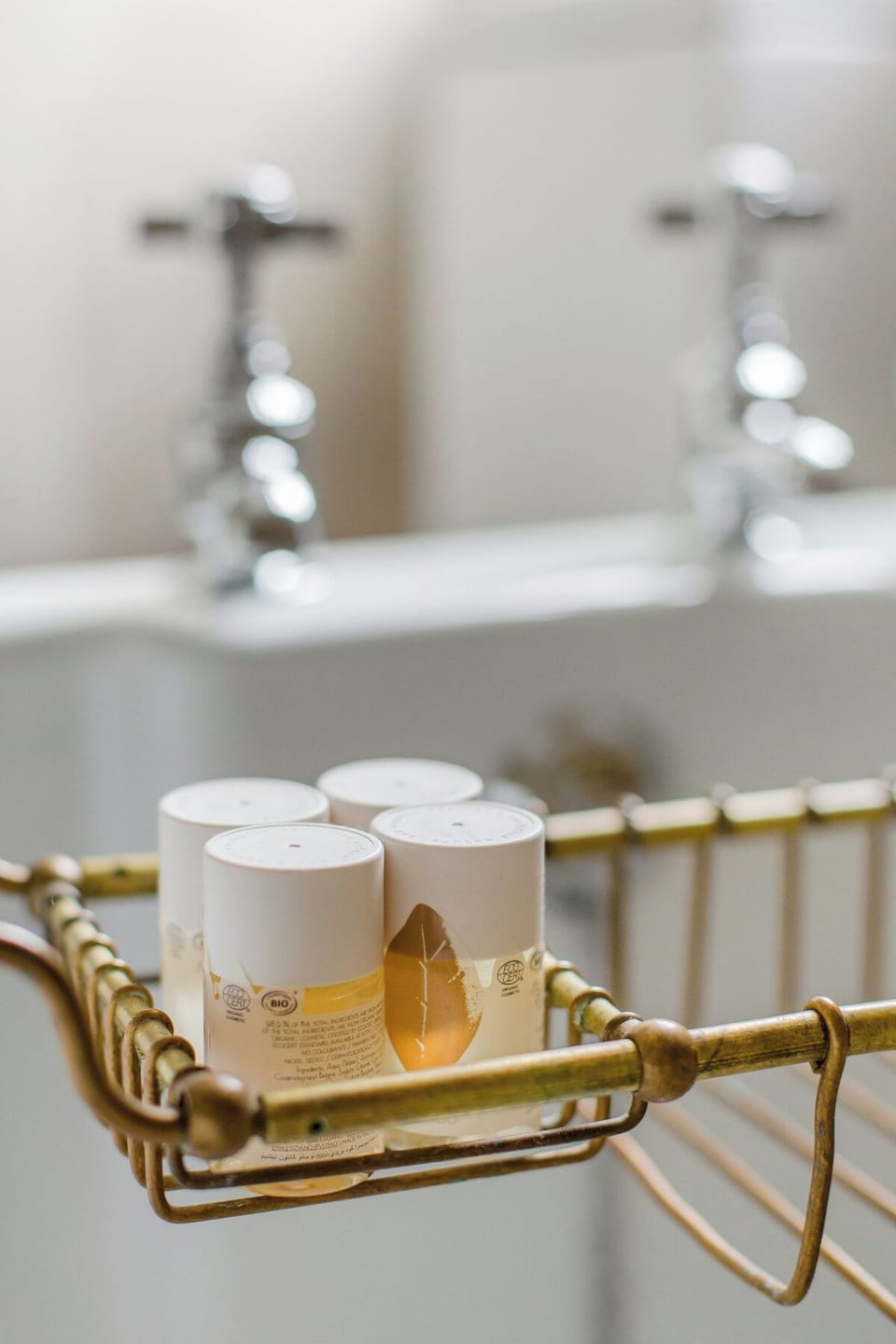 A selection of organic toiletries are presented to all our guests.