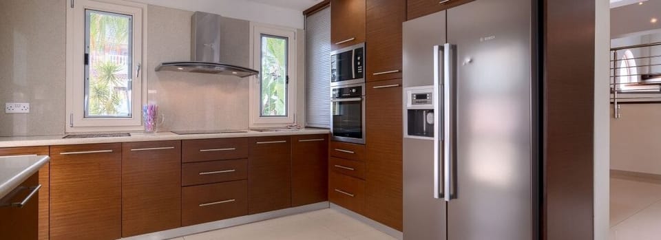 Luxury Villa | Private kitchen | Coffee/tea maker, fridge, microwave, dishwasher