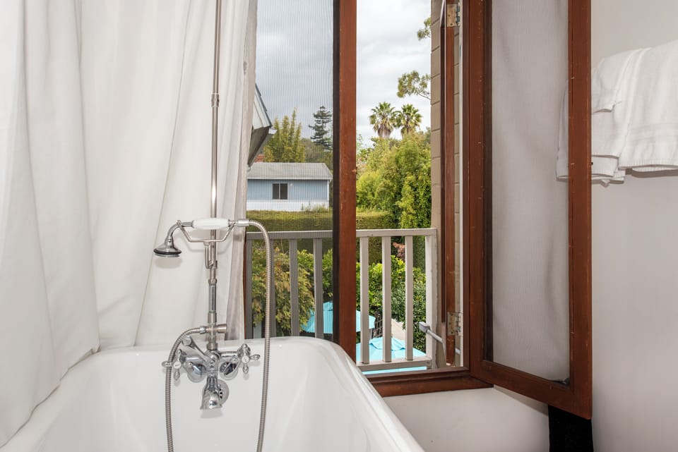 Room, 1 King Bed, Private Bathroom (Partridge Room) | Bathroom | Shower, hair dryer, towels