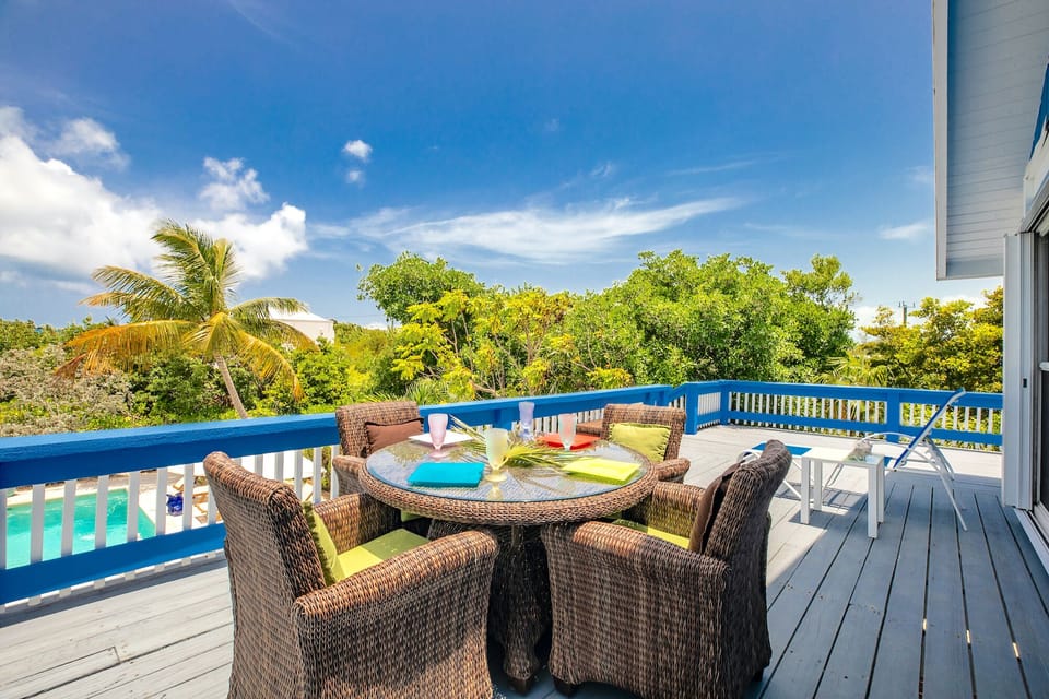 villa rental Turks and Caicos Hideaway Villa TCI Blue upper deck