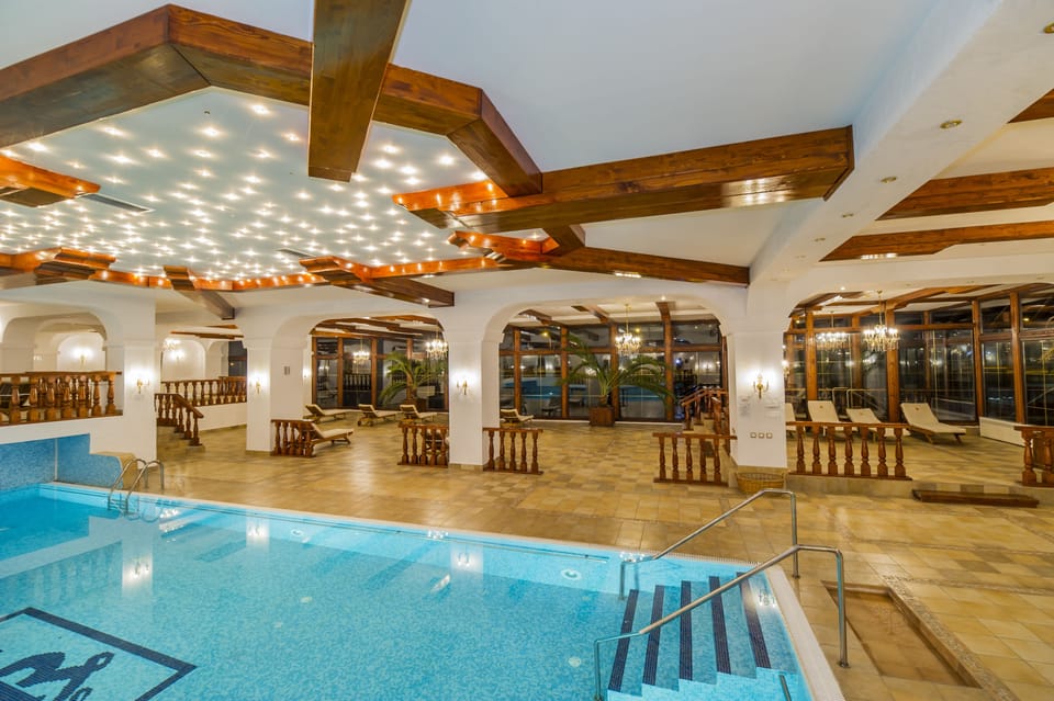 Sauna, hot tub, steam room, massages