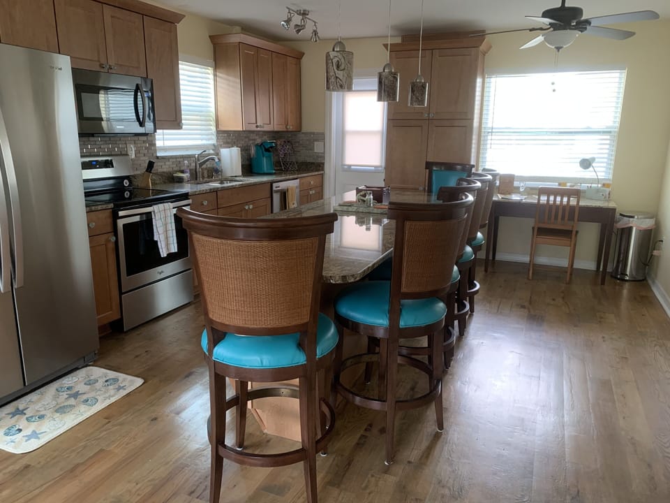Kitchen Island area