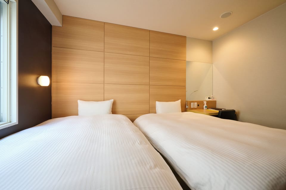 Twin Room, Non Smoking | Desk, free WiFi, bed sheets