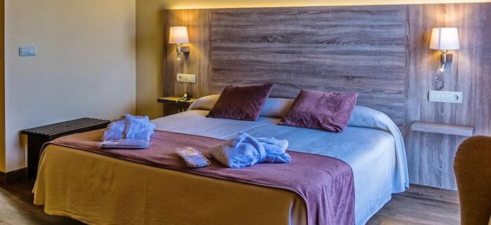 In-room safe, free WiFi, bed sheets