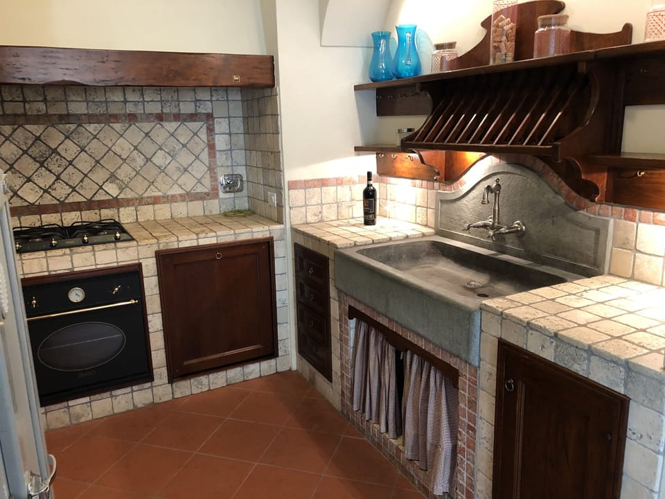 Apartment, 3 Bedrooms, 3 Bathrooms (Appartamento 9) | Private kitchen | Fridge, oven, stovetop, coffee/tea maker