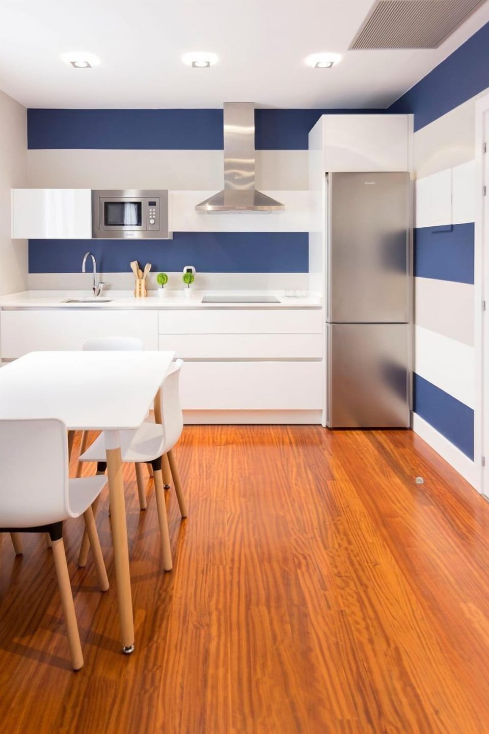 Apartment, 1 Bedroom | Private kitchen | Highchair