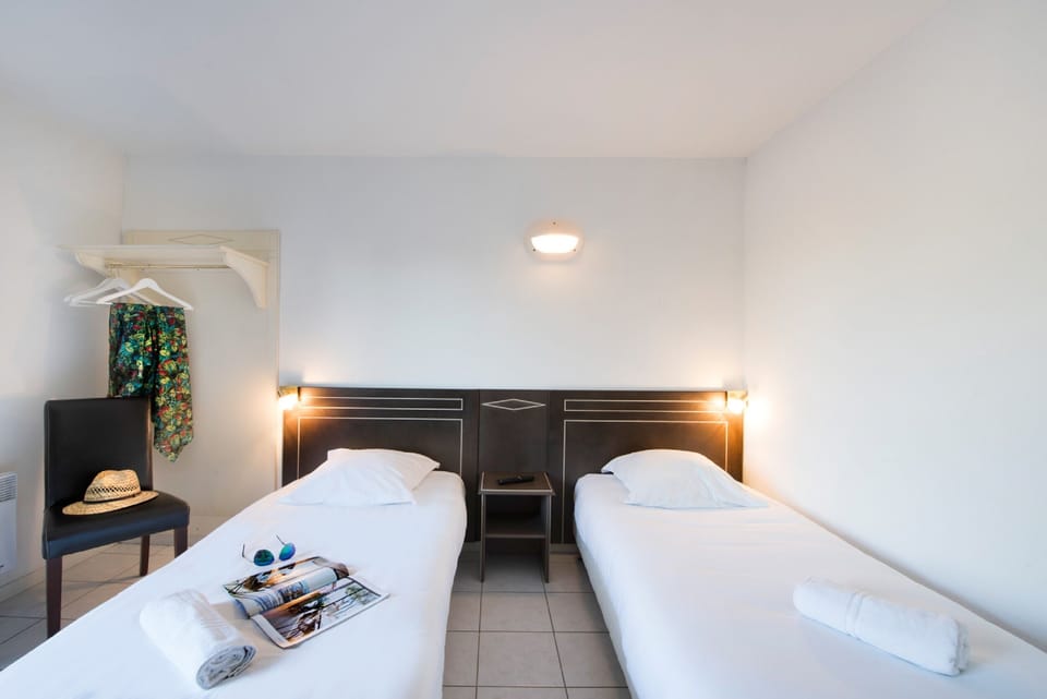 Twin Room | Iron/ironing board