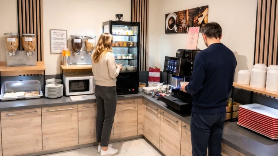 Daily buffet breakfast (EUR 9.60 per person)
