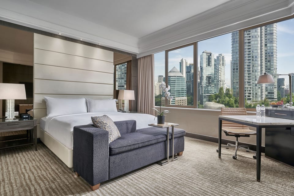 Premier Room, 1 Double Bed | Premium bedding, minibar, in-room safe, desk
