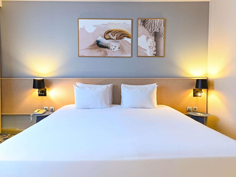 Family Room, Multiple Beds | Premium bedding, in-room safe, desk, blackout drapes