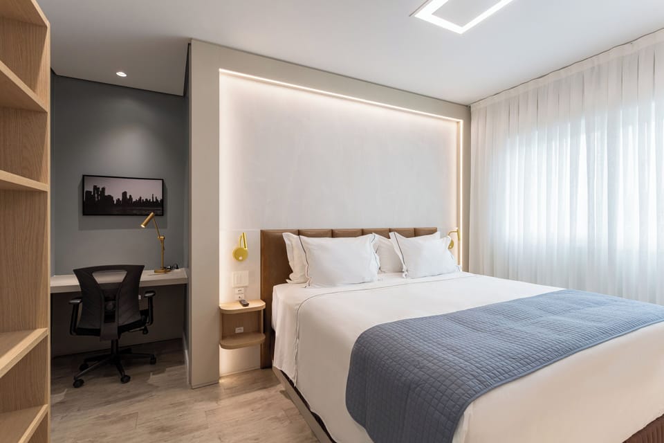 Deluxe Apartment | 1 bedroom, minibar, in-room safe, desk