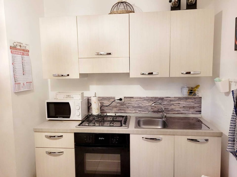 Shared fridge, electric kettle