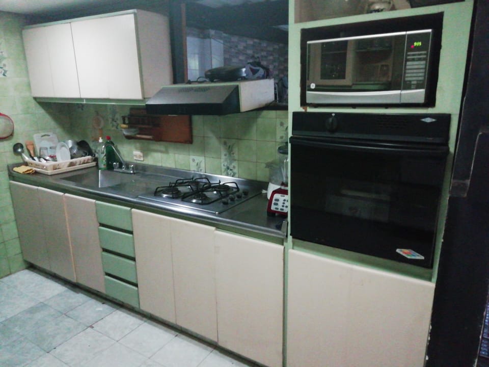 Family Room | Shared kitchen | Refrigerator (on request), microwave (on request)
