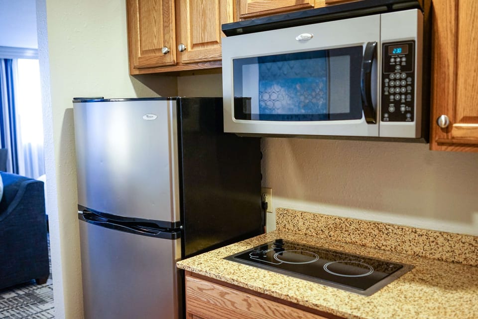Fridge, microwave, coffee/tea maker, eco-friendly cleaning products