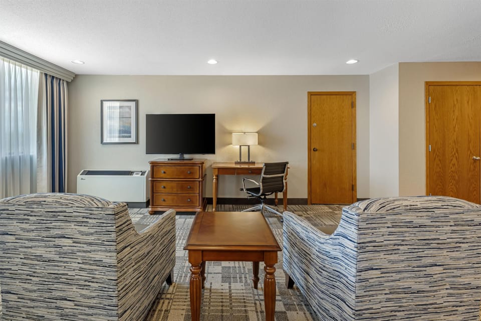 Standard Room, 2 Queen Beds, Non Smoking, Kitchenette | Premium bedding, pillowtop beds, desk, laptop workspace