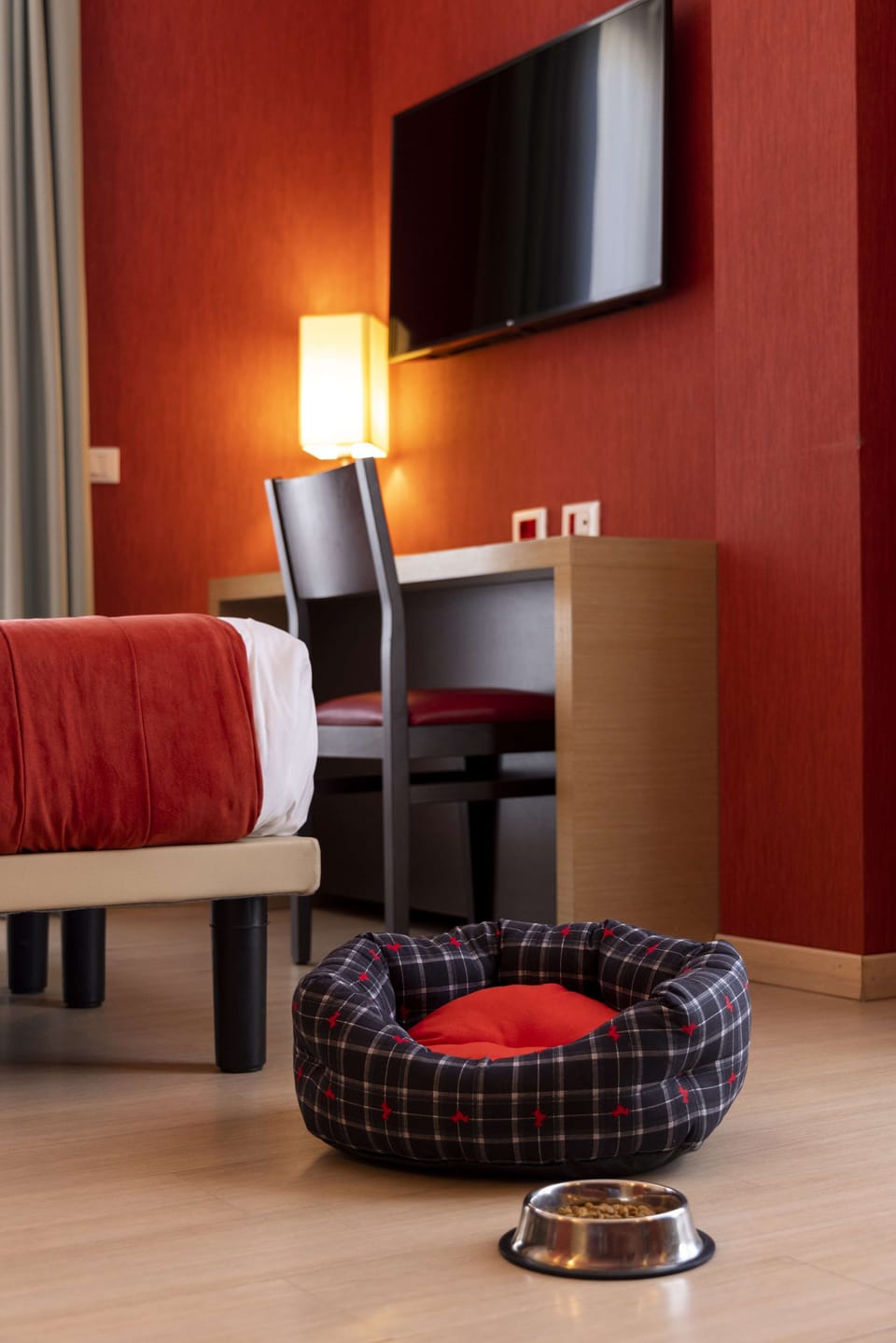 Frette Italian sheets, premium bedding, down comforters, minibar
