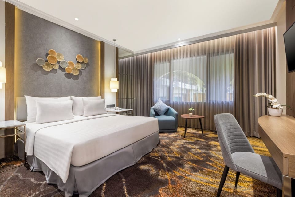 Deluxe Room | In-room safe, desk, laptop workspace, iron/ironing board (on request)