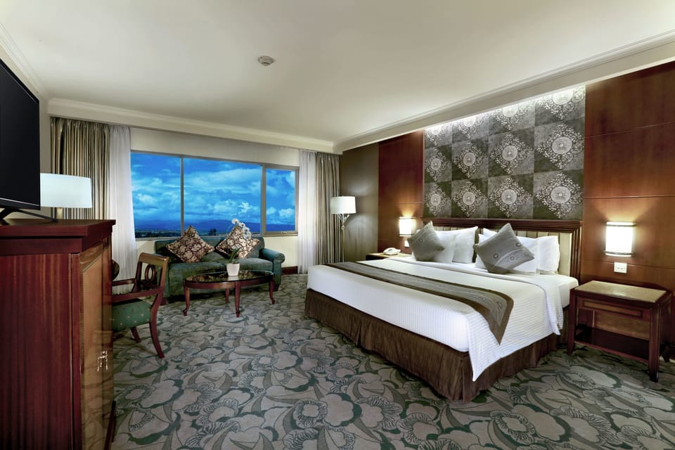 Junior Suite | In-room safe, desk, laptop workspace, iron/ironing board