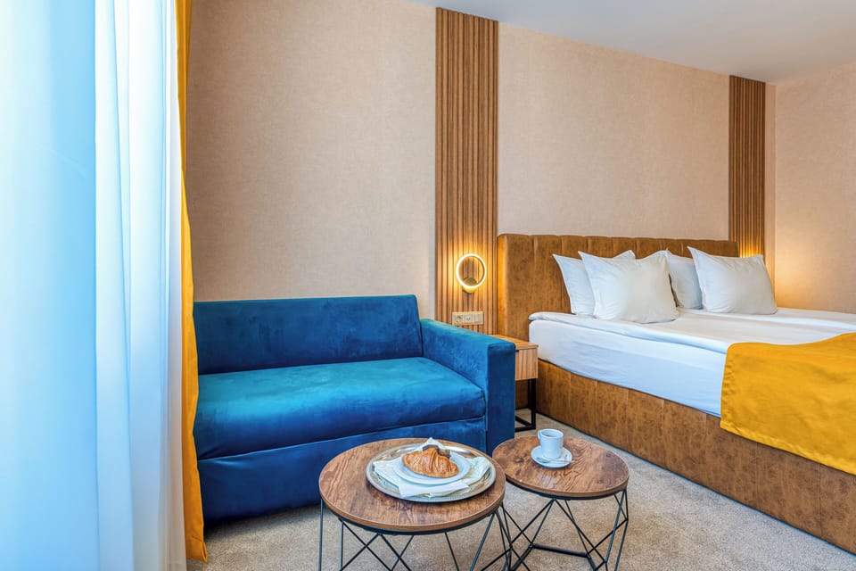 Double Room | In-room safe, desk, soundproofing, iron/ironing board (on request)