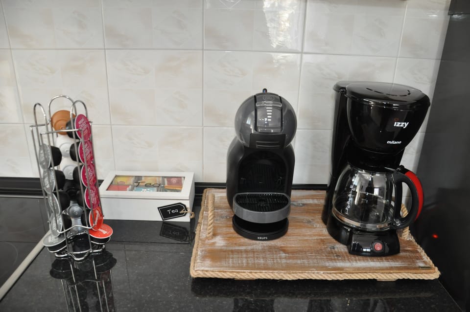 COFFEE & ΤΕΑ FOR FREE!!