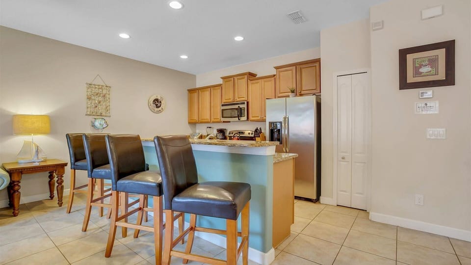Kitchen (Angle)