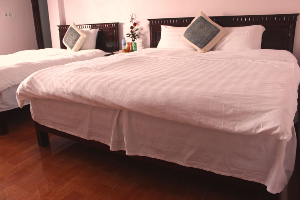Superior Triple Room | Desk, free WiFi, bed sheets