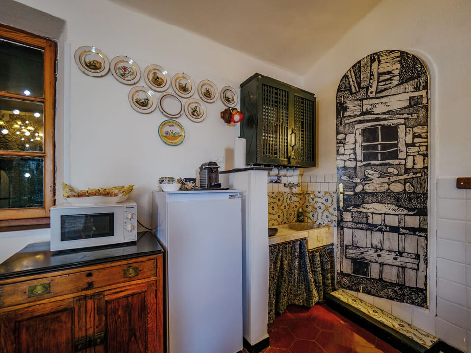 House, 3 Bedrooms, Kitchen | Private kitchen | Fridge, microwave, stovetop, coffee/tea maker