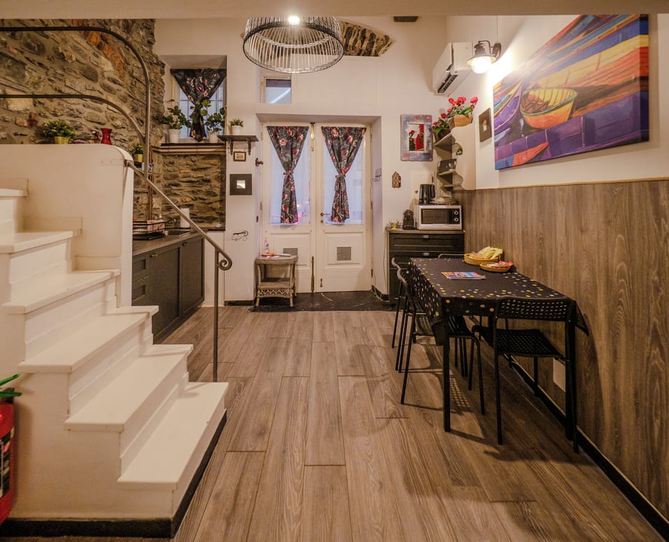 Apartment, 1 Bedroom, Kitchen | Private kitchen | Fridge, microwave, stovetop, coffee/tea maker