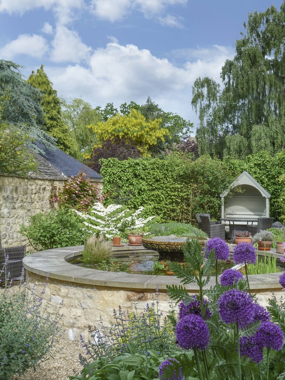 Garden and outdoor dining area