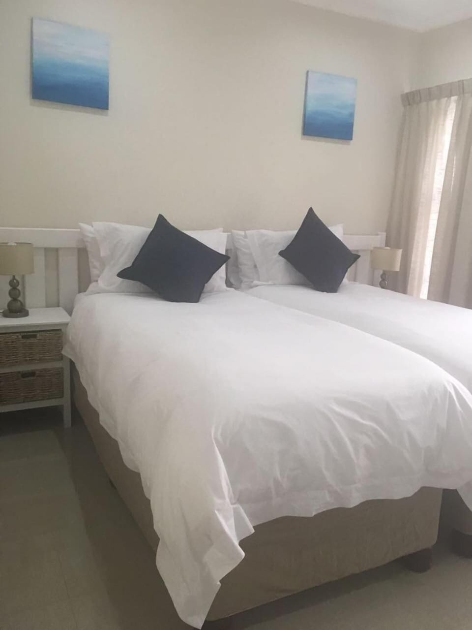 Premium bedding, in-room safe, individually decorated