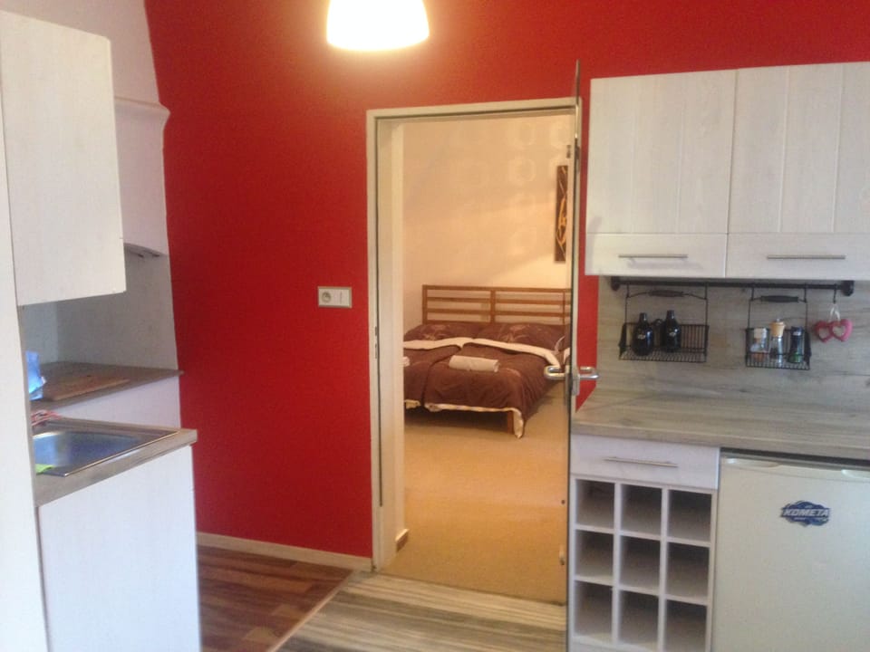 City Apartment, Kitchen, Courtyard Area | Living area