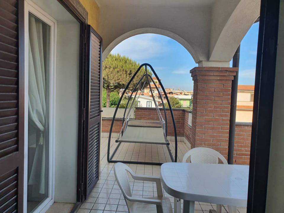 Family Room | Terrace/patio