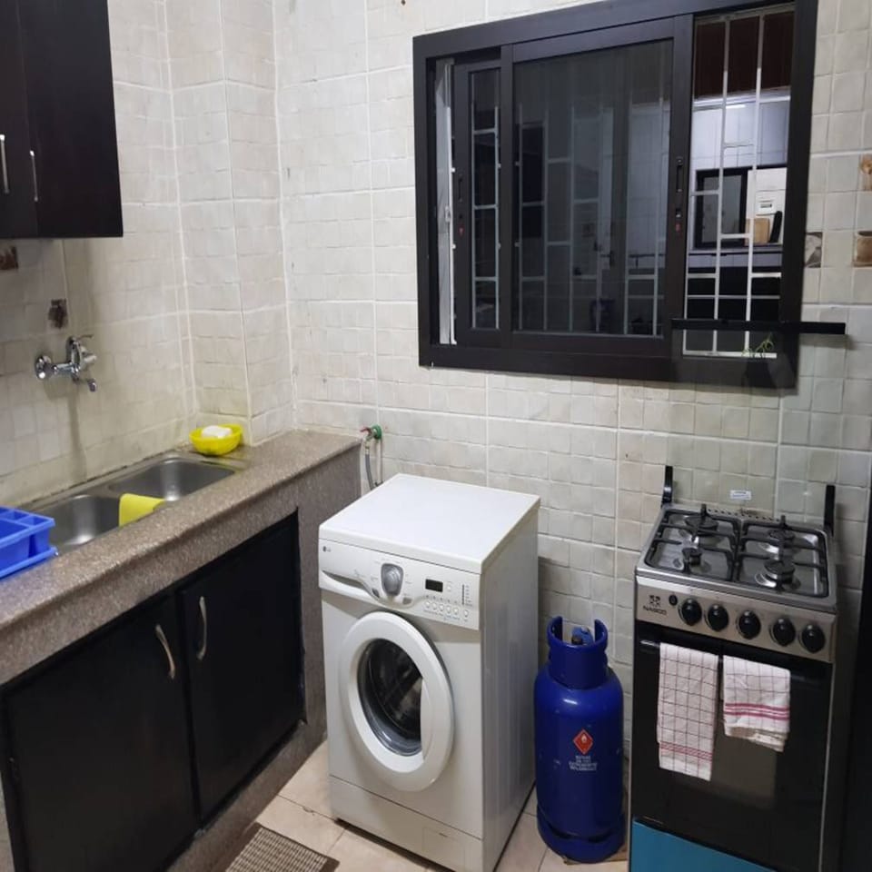 Apartment | Private kitchen | Coffee/tea maker, full-size fridge, microwave, oven