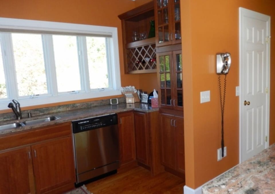 Well equipped, lots of counter space