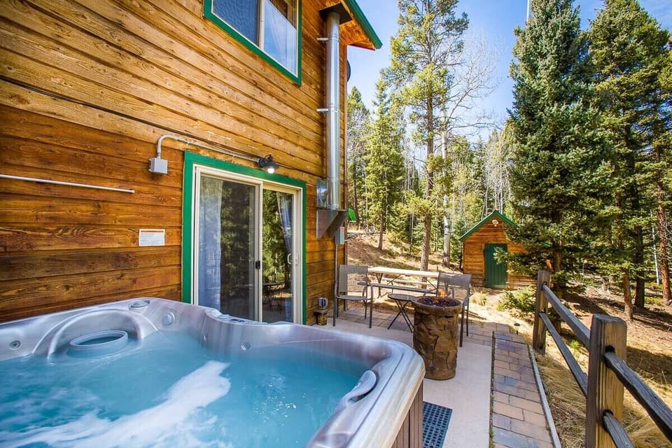 Wooded, relaxing with a great view of the stars at night!