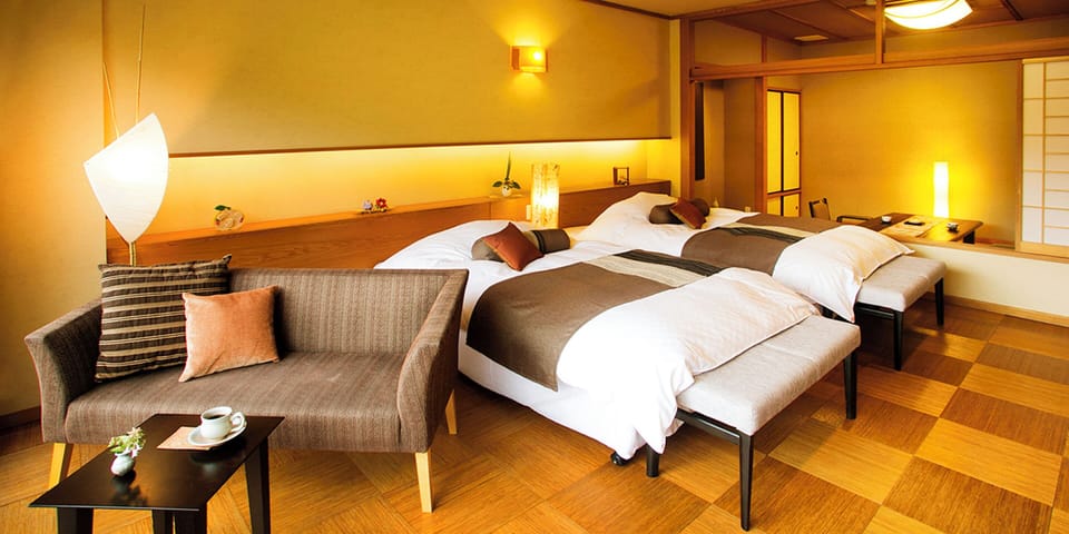 Design Quadruple Room, Bathtub | In-room safe, WiFi (free), bed sheets