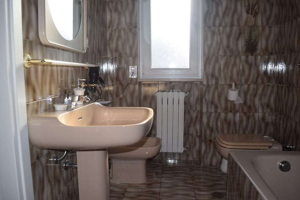 Double Room, Private Bathroom, City View | Bathroom | Deep soaking tub, hair dryer (on request), bathrobes, bidet
