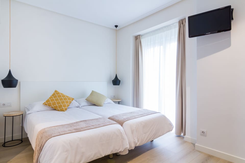 Double Room, Private Bathroom | Desk, free WiFi, bed sheets