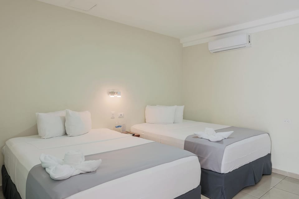Deluxe Double Room | Hypo-allergenic bedding available, desk, laptop workspace