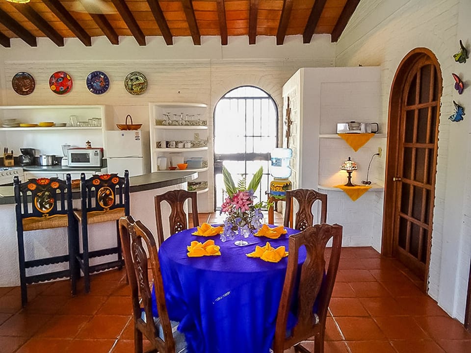 Traditional Townhome, 3 Bedrooms | In-room dining