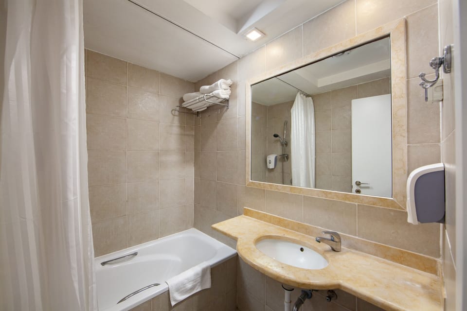 Shoresh Green Hills Family Suites Hotel Apartment hotel in Jerusalem District