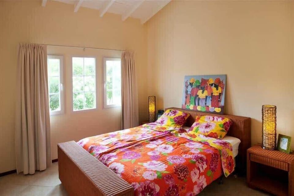 Masbango main bedroom