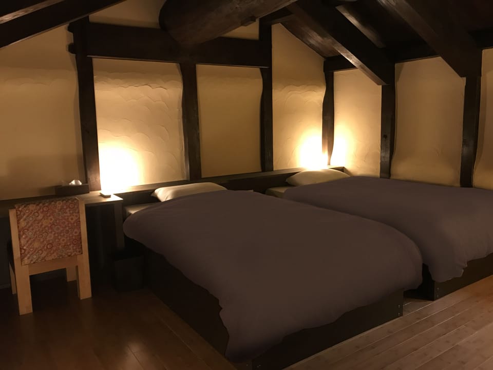 Traditional Twin Room, 2 Semi Double Beds | Free WiFi, bed sheets