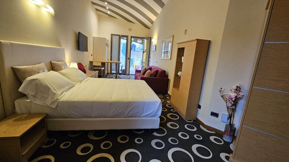Superior Apartment | Desk, blackout drapes, soundproofing, free WiFi