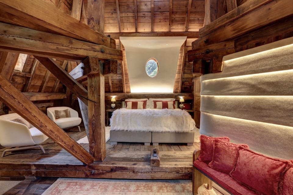 Double Room with Air Conditioning (Honeymoon) | Premium bedding, minibar, in-room safe, desk