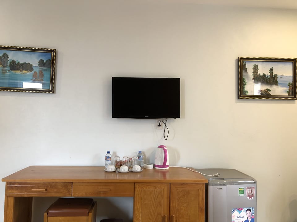Standard Triple Room, Non Smoking, Mountain View | Room amenity