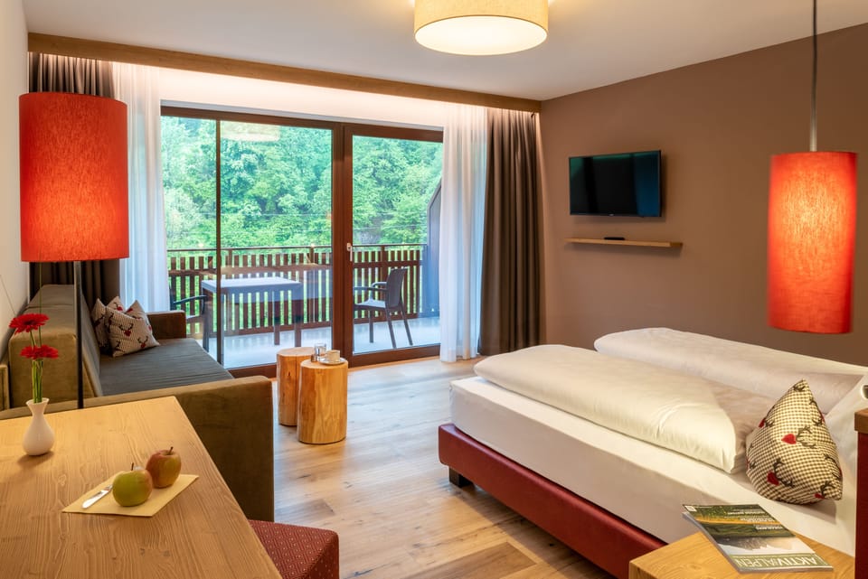 Superior Double Room | In-room safe, cribs/infant beds, free WiFi