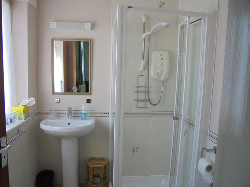 Double Room, Ground Floor | Soundproofing, iron/ironing board, free WiFi, bed sheets